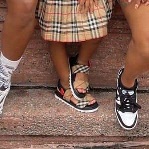 Won 3 times Burberry kids sandals